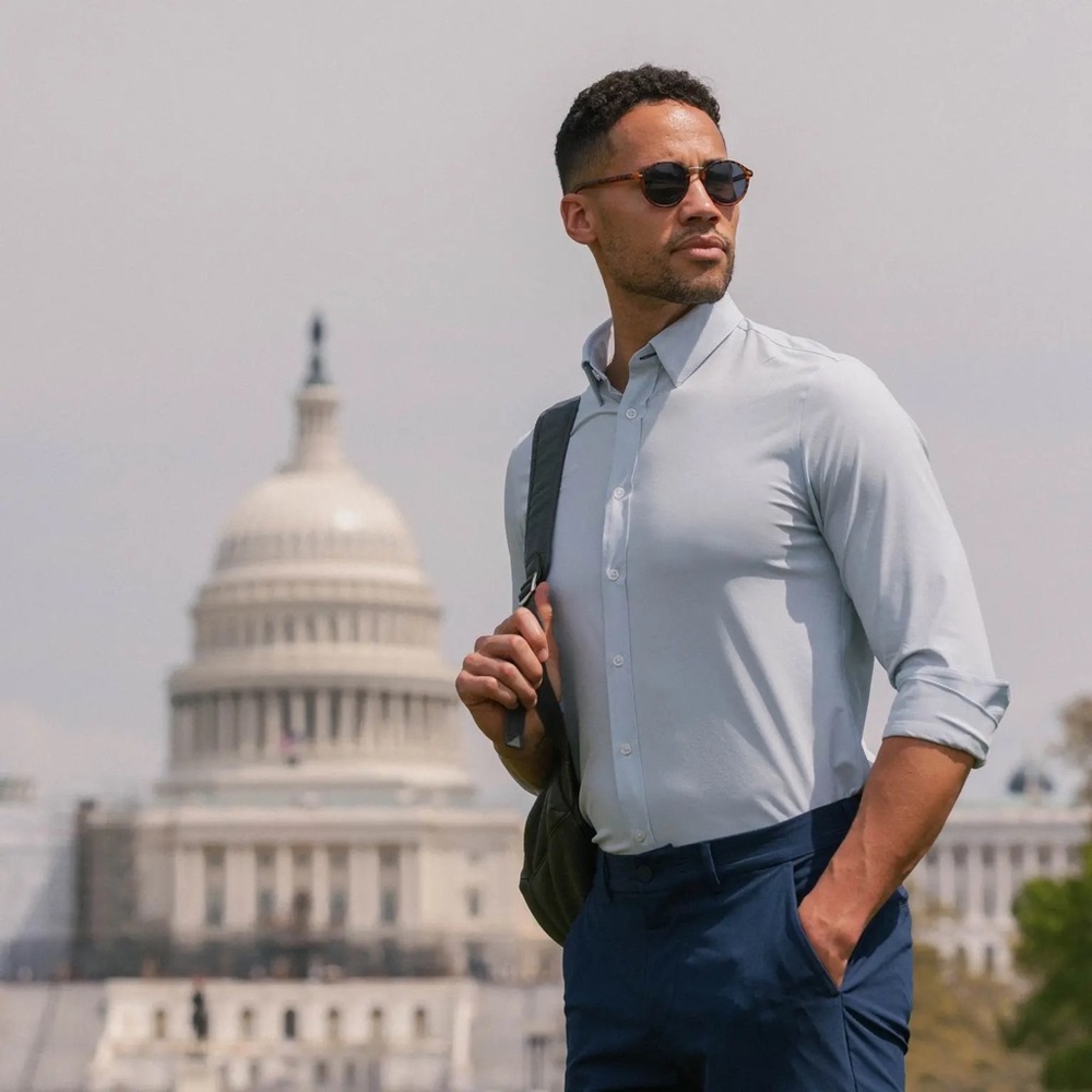 Mizzen & Main Leeward Formal Dress Shirt in Solid Light Blue - Small Trim NWT